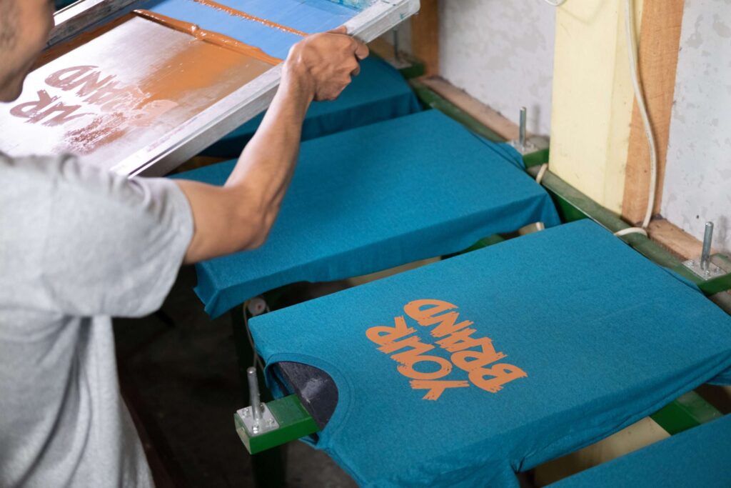 Cómo lavar las camisetas serigrafiadas para que duren más